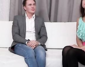 Кастинг для брюнетки принес сперму на лицо